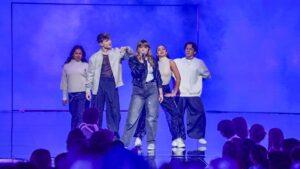 La récipiendaire du Félix de la Révélation de l'année, Billie du Page, en prestation au 47e Gala de l'ADISQ, le dimanche 9 novembre 2025 / Crédit : Jean-François LeBlanc