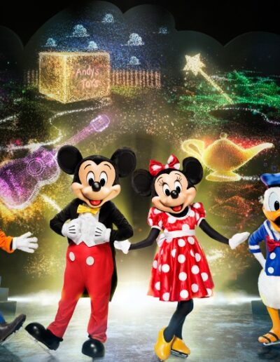 Donald Duck, Mickey, Minnie et Goofy sont les stars du spectacle "Disney on Ice - L'expédition de Mickey" ! // Courtoisie Feld Entertainment et evenko